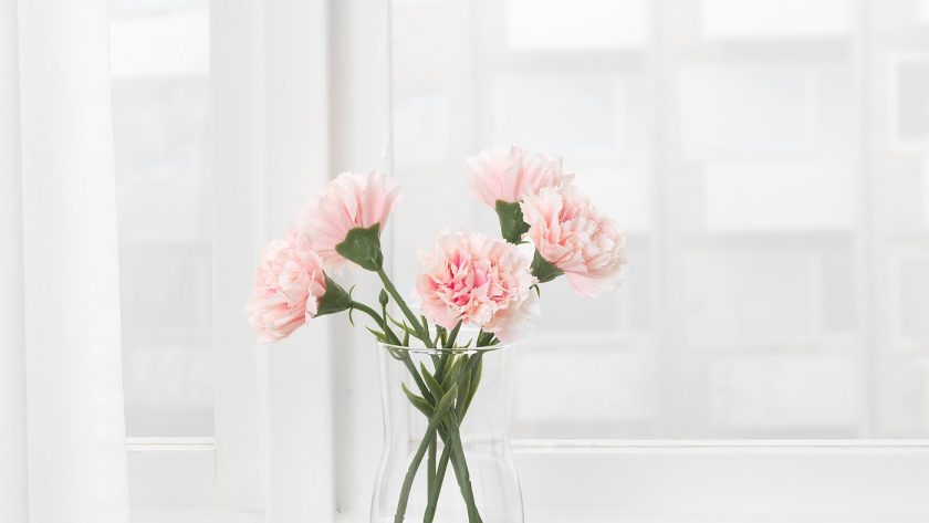 The Do's and Don'ts of Decorating with Wholesale Artificial Flowers